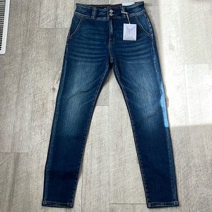 Size 9* NWT KanCan Dark wash, high rise denim